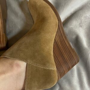 Lucky Brand Women's Tan Suede Wedge Ankle Boots